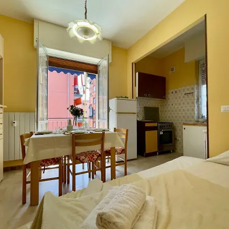 150 Metri Dal Mare Bilocale Con Balcone 博尔盖托桑托斯皮里托